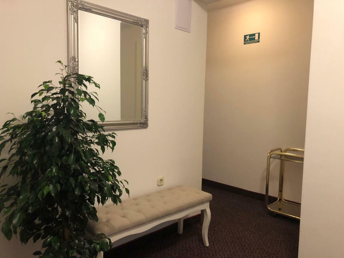 Rooms Ana Stobreč Εξωτερικό φωτογραφία